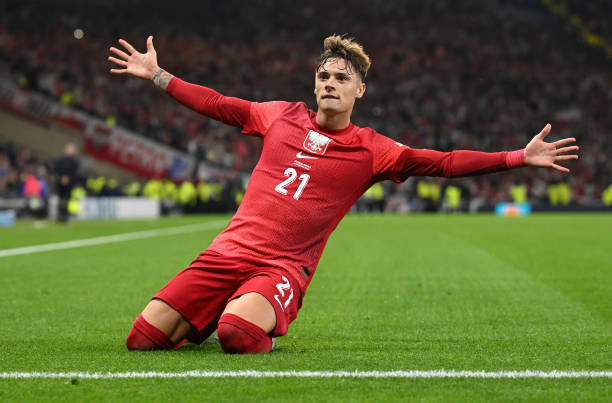 欧冠在线直播哪里看？爱奇艺免费观赛指南