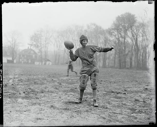 七人制足球场划线规则：禁区、中圈与角球区尺寸要求