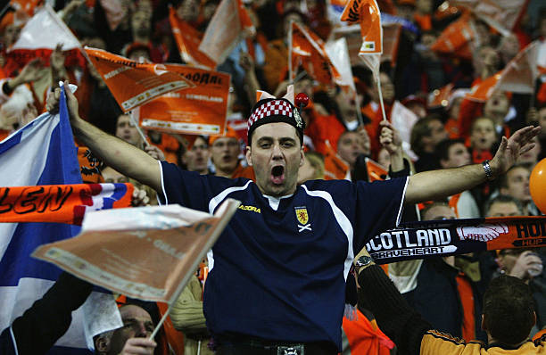 越位判定的核心要点：边裁视角下的实战分析