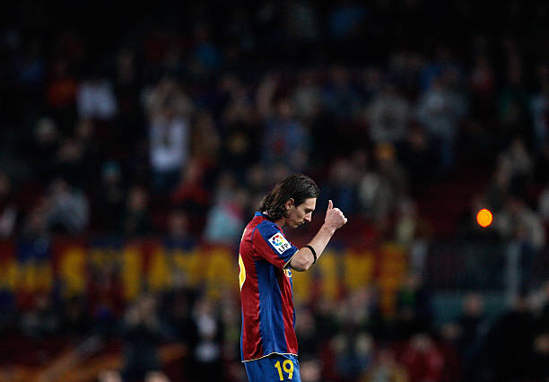 足球场面积对比：11人制球场相当于几亩地？