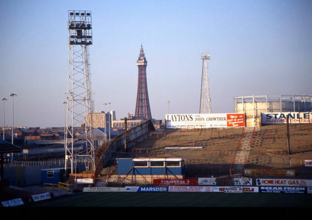 德甲联赛场次计算：主客场双循环如何决定总比赛数？