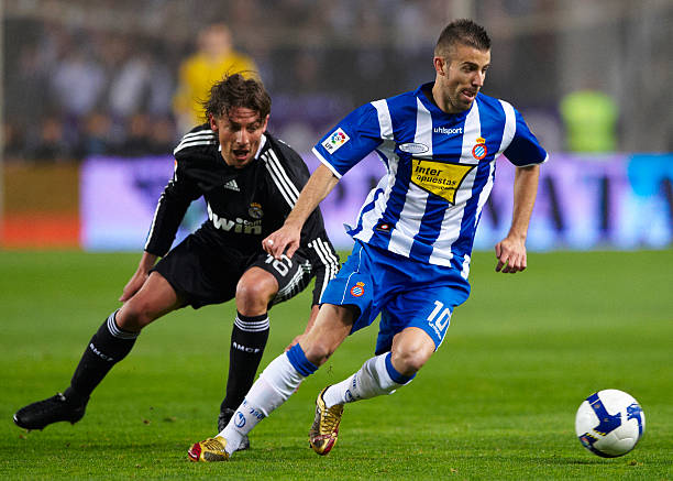 越位规则也有例外？带你解读足球发球特殊情形