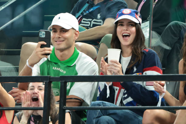 中国女篮奥运小组赛关键战，直播不容错过！