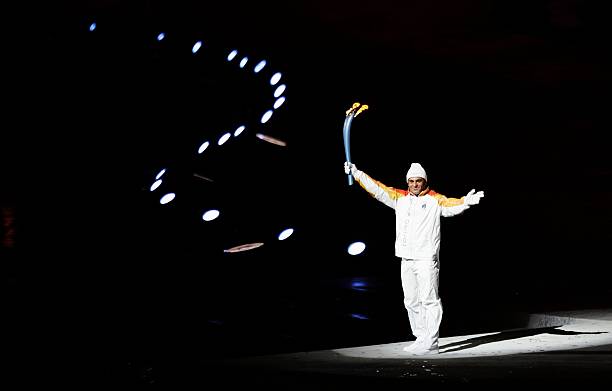 现代奥运会的诞生：第一届赛事何时举行？