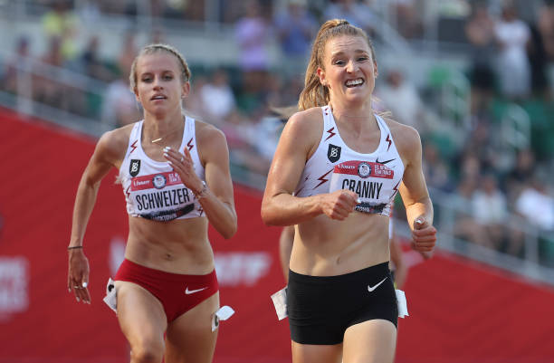 从父母职业看陈芋汐的成长环境与家庭教育