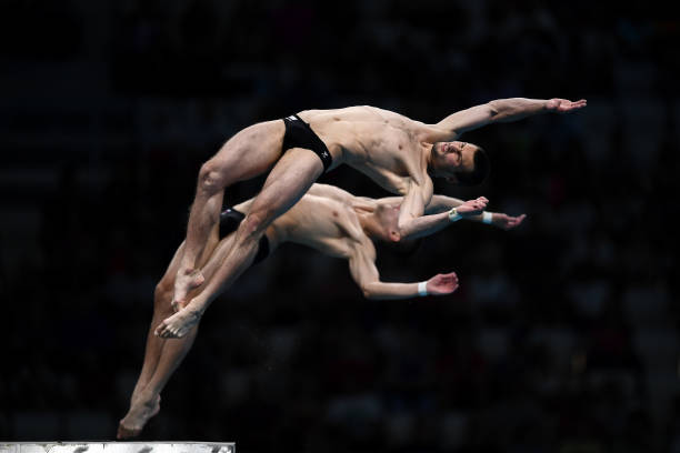 田径比赛中的数学奥秘：从跑道设计到成绩计算