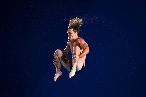 郭晶晶退役后华丽转身，如今身兼数职令人惊叹