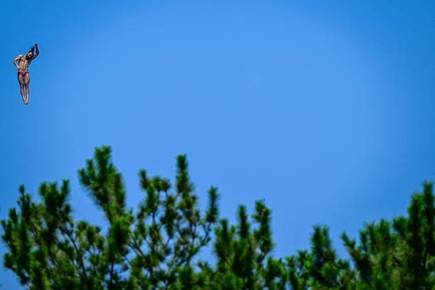 郭晶晶的体育教师身份：她目前在哪所学校授课？