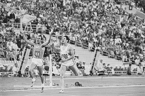 曹境真夺冠时刻回顾：那些令人难忘的跳水瞬间