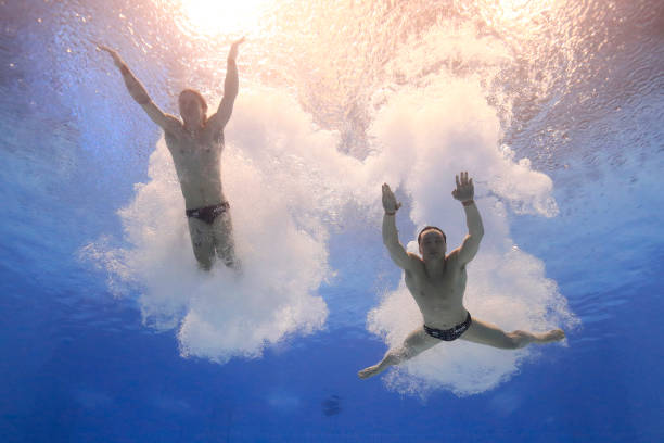 伏明霞的年龄之谜：跳水天才的成长轨迹