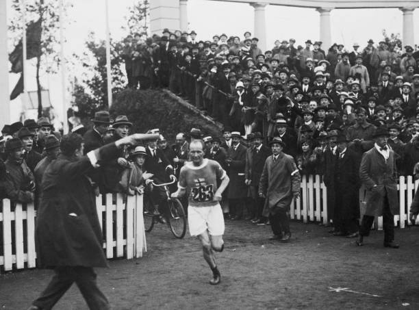 揭秘菲丽瑞：从无名小将到世界冠军的蜕变