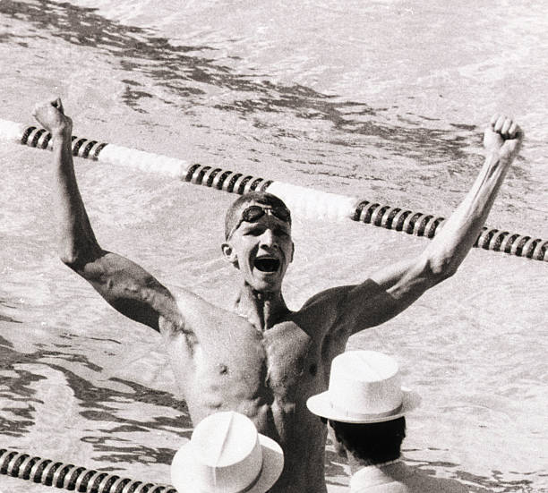 游泳转身技巧大全：节省每一秒的关键动作