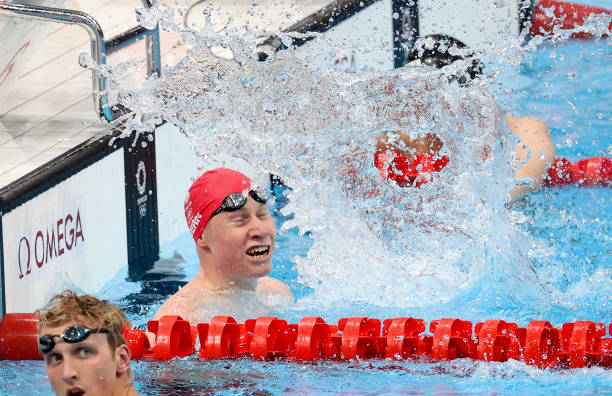 自由泳基础：掌握正确的身体姿势与平衡技巧