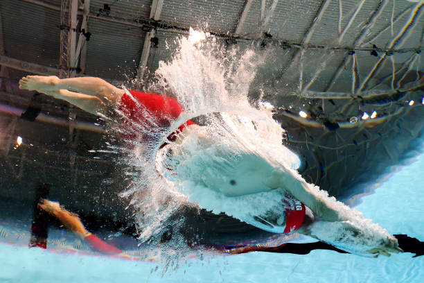 如何快速掌握游泳翻滚转身？新手必看指南