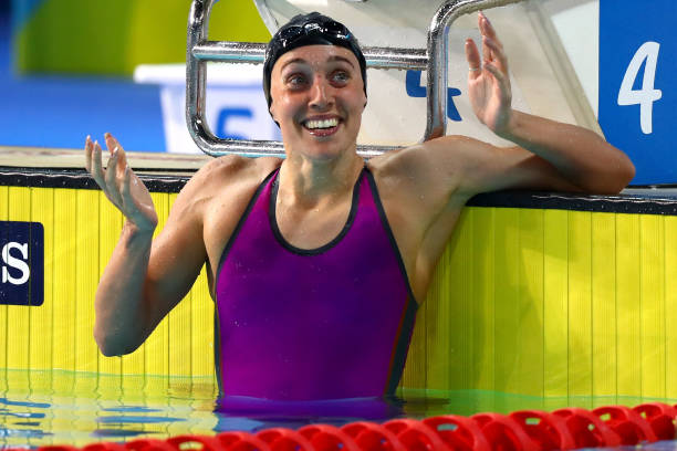 私人游泳教练与俱乐部教练收入对比