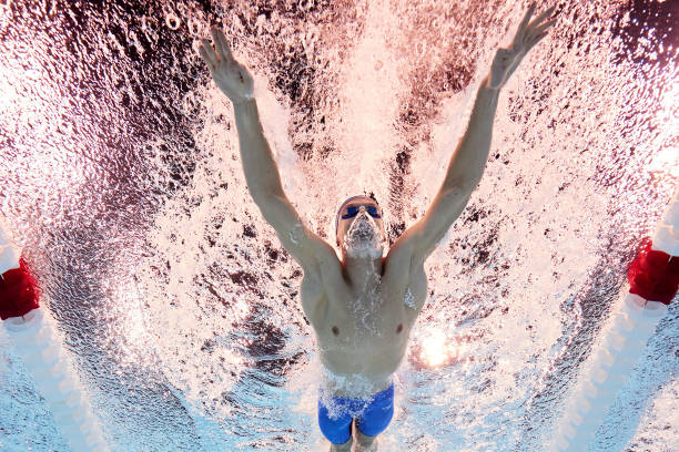 仰泳如何游得最轻松？高效技巧全解析