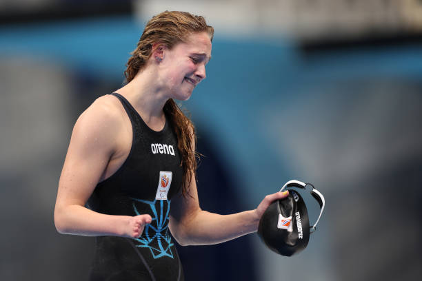 业余女子100米蛙泳成绩对比：初学者与进阶选手的差距