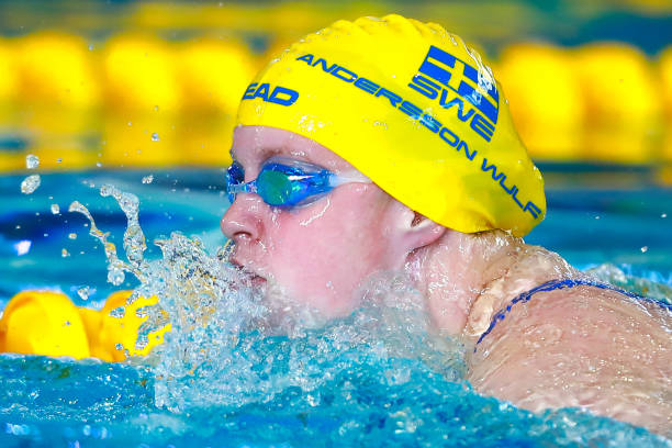 视觉盛宴背后的汗水：花样游泳训练揭秘