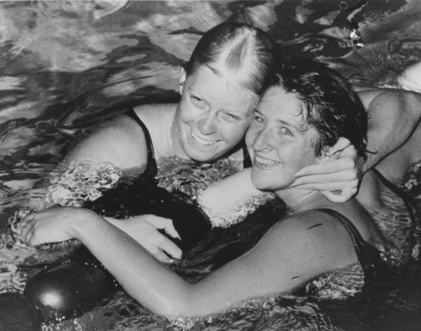 自由泳与其他泳姿的对比分析