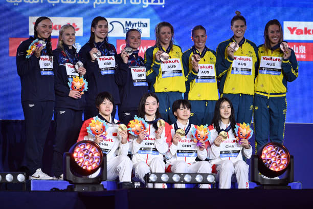 挑战极限还是休闲运动？冬泳与游泳的对比分析