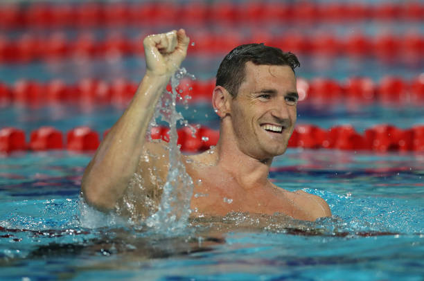 游泳比赛解说技巧：如何精准描述运动员动作