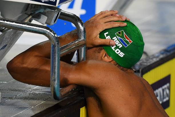 艾滋病传播途径解析：游泳池是否属于高危环境？