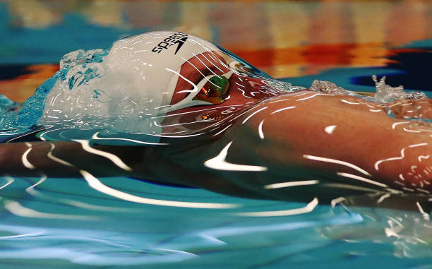 游泳姿势难度大揭秘：从入门到精通的全方位排名