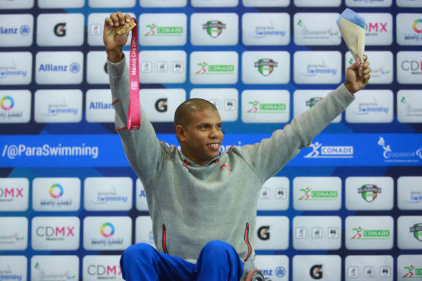 蝶泳完整动作分解：从入水到出水的每一步详解