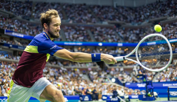 郑钦文最新比赛直播：澳网女单半决赛精彩对决即将上演