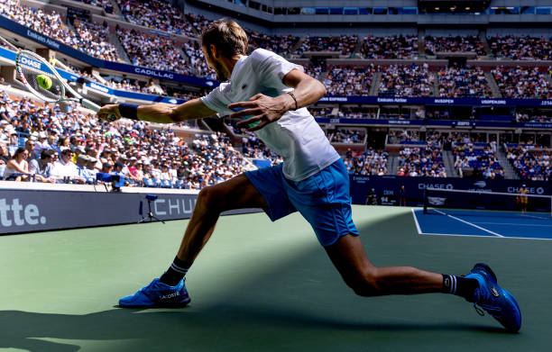 纳达尔法网征程开启！直播带你感受红土激情！