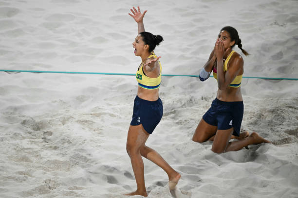 排球垫球入门指南：手型、姿势与发力要点