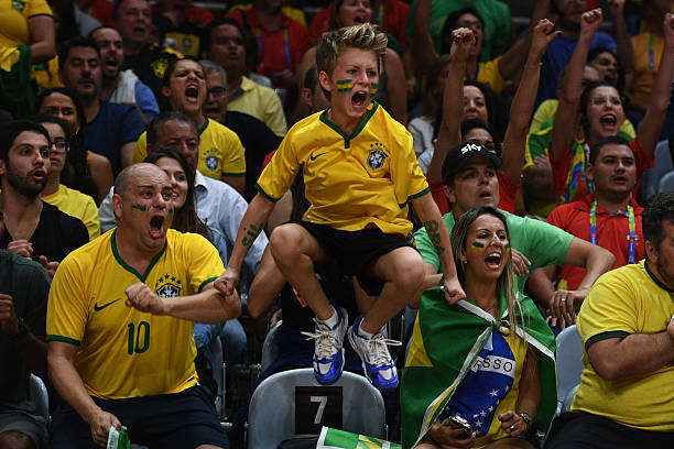 简单几步教你画排球简笔画