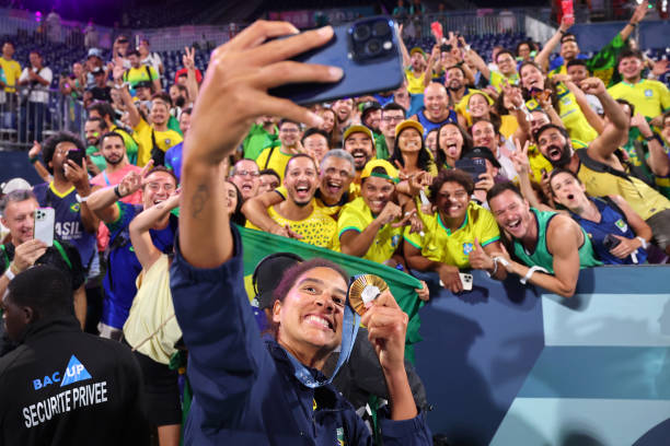 丁霞年龄引猜测，真实年龄究竟是多少？