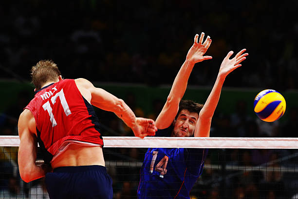 初学者必看：排球垫球的基本方法与技巧