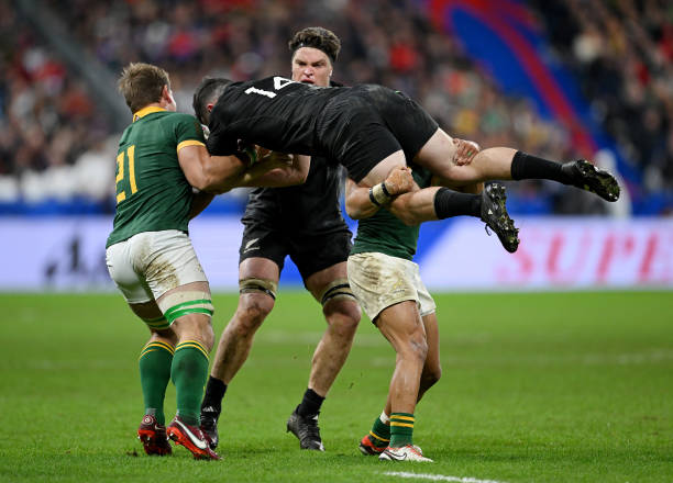 淘汰赛比分盘点：哪些球队逆袭，哪些黯然离场？