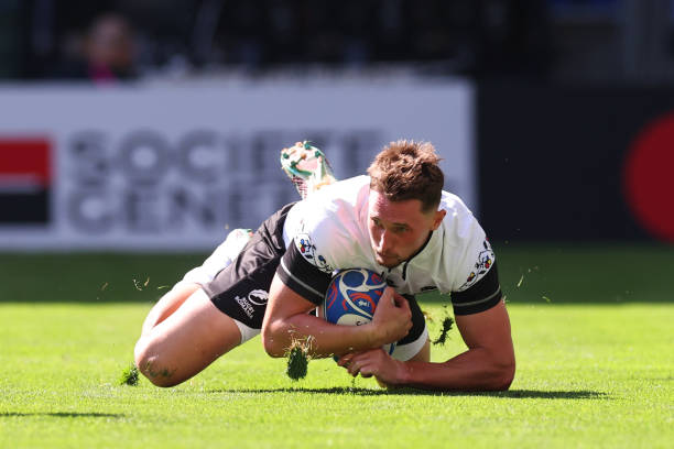 世界杯主办国的场地准备：如何确保尺寸符合FIFA标准？